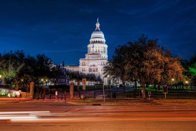 Download Wallpapers 3840x2400 Austin, Texas, Night, Road, Building ...