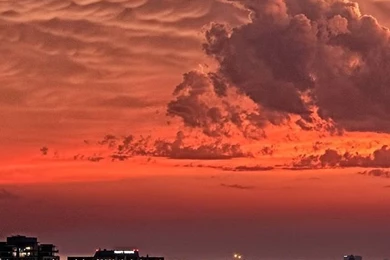 USA Night In The Strom iPhone 4s Wallpapers Download