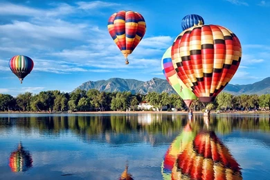 Hot Air Balloons At Lake Wallpapers.jpg