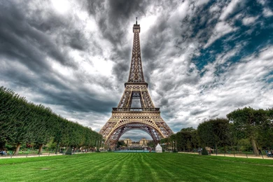 172 Eiffel Tower HD Wallpapers