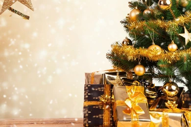 Christmas Tree With Gifts Wallpapers HD Free Best HD Desktop ...