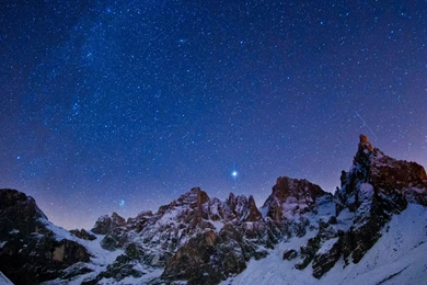 Download Wallpapers 3840x2160 Mountains, Sky, Night, Stars, Light ...