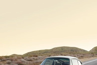 White Porsche Sitting iPhone 5 Wallpapers (640x1136)