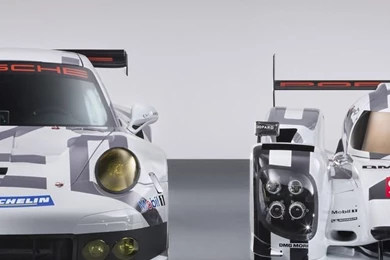 Download Porsche 919 Hybrid Vs 911 Wallpapers For iPhone 4