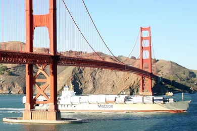 GoldenGateBridgeWithCargoShipTall.jpg