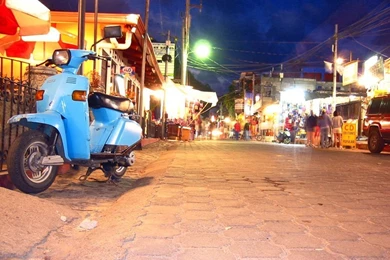 Guatemala Wallpapers: Chicken Bus, Tikal, Lago Atitlan, Panajachel ...