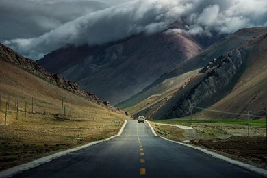 Wondelful Mountain Road HD Wallpapers