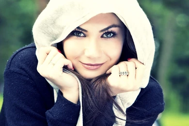 High Quality Cute Girl Wallpapers