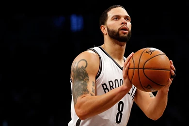 American Basketball Player Deron Williams With Ball HD Wallpapers ...