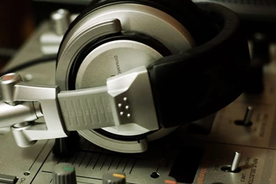 1366x768 Sony MDR V700 Headphones Wallpaper, Music And Dance ...