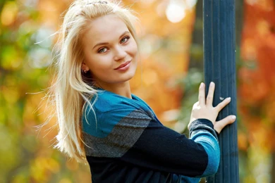 Pretty Blonde Wallpapers HD Picture