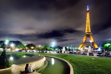 Cute Couple In Night Paris Wallpapers And Images   Wallpapers ...