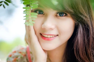 Desktop Wallpaper Of Beautiful Girls 1024x640.jpg