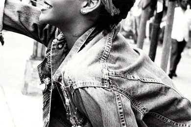 Download Rihanna Thumbs Down Wallpapers For iPhone 4