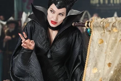 Download Maleficent Angelina Jolie Wallpapers For iPhone 4