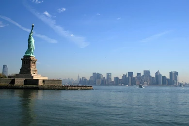 Statue Of Liberty Manhattan Wallpaper.jpg