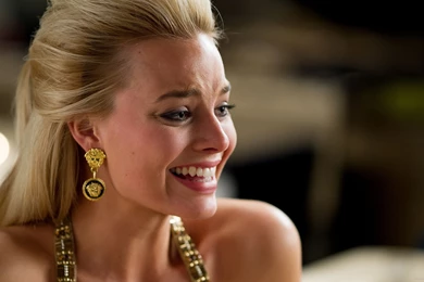 Download 2560x1440 Margot Robbie Versace Earrings Wallpapers
