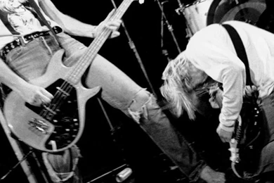 Download Nirvana Live Show Wallpapers For iPhone 4