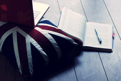 Pillow Uk Flag Macbook Notebook Hd Wallpapers Wallpapers