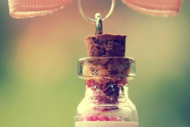 Love In A Tiny Bottle iPhone 5 Wallpapers (640x1136)