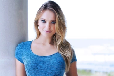 Download Wallpapers 3840x2400 Blonde, Blue eyed, Smiling, Girl ...