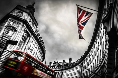London Bus And England Flag Wallpapers :: HD Wallpapers