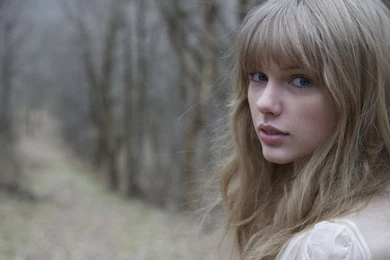 Taylor Swift Desktop Backgrounds