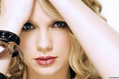 Free Gorgeous Taylor Swift Desktop Wallpapers 16801050