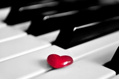 Red Heart On Piano Beautiful Love Wallpapers