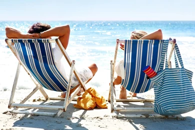 Couple Enjoying Summer Vacation Wallpapers.jpg