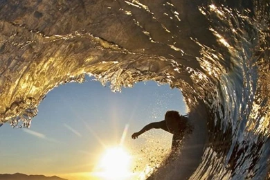 Surfer Against Big Wave 640x1136.jpg