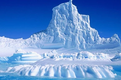 Iceberg In The Lemaire Channel Wallpapers   Nature Wallpapers