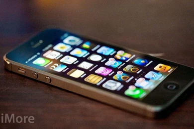 iPhone 5 Black Out: Going Dark On Wallpapers