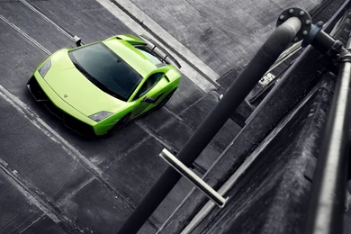 Green Lamborghini   1562485