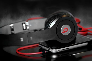 Download Wallpapers 1920x1080 Headphones, Phone, Reflection, Table ...