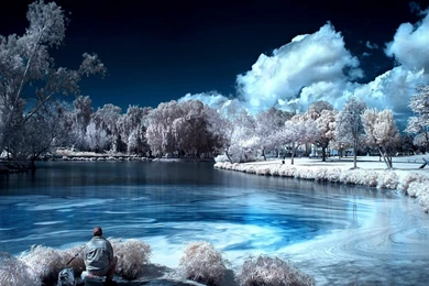 Fishing in the middle of a cold winter night HD wallpaper_5120x3200.jpg