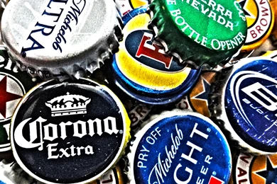 Collection of beer caps HD wallpaper_5120x3200.jpg