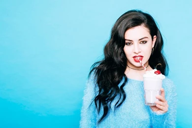 Appealing Girl Hd Wallpapers