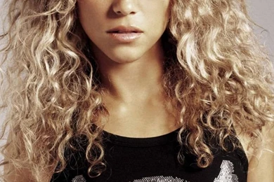 Shakira iPhone 4 Wallpapers [ 640 – 960 ]