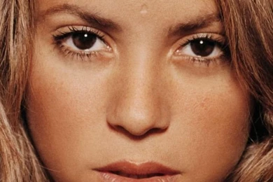 Download Wallpapers 640x960 Shakira, Face, Hair, Haircut, Manicure ...