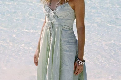 Graphics » Vectors Collection: Shakira Iphone 4 Wallpapers