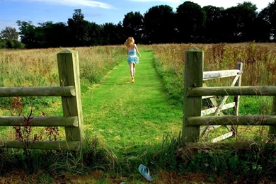 1366x768 Nature Girl Desktop PC And Mac Wallpapers