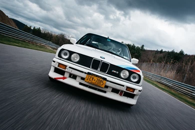 Your Ridiculously Awesome BMW E30 M3 Wallpapers Is Here