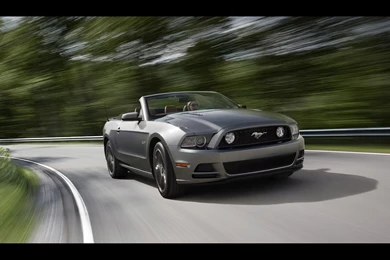 2013 Ford Mustang   GT Front Angle Speed 2   1920x1440   Wallpapers