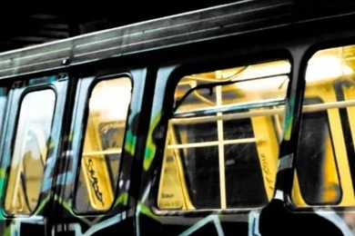 Train Graffiti iPhone 5 Wallpapers