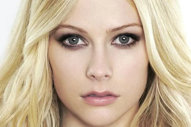 Download Avril Lavigne Frontal Portrait Wallpapers For iPhone 4