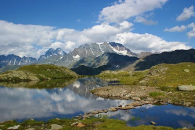 Alpine Vally, Switzerland Wallpapers