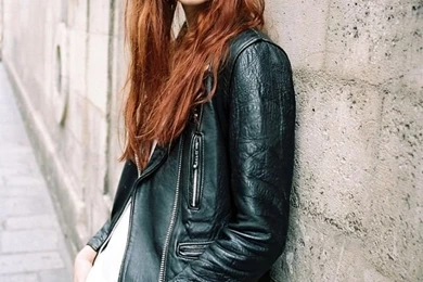 Corner Girl iPhone 4s Wallpapers Download