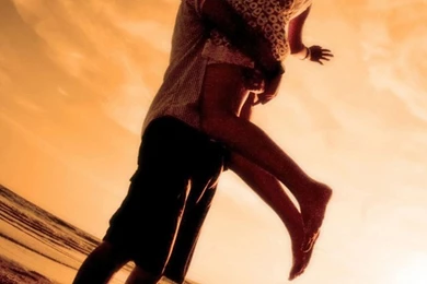 Seaside Lift Happy Lover Couple iPhone 6 Wallpapers Download ...