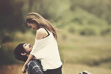 Romantic Couple In Fields   123mobileWallpapers.com